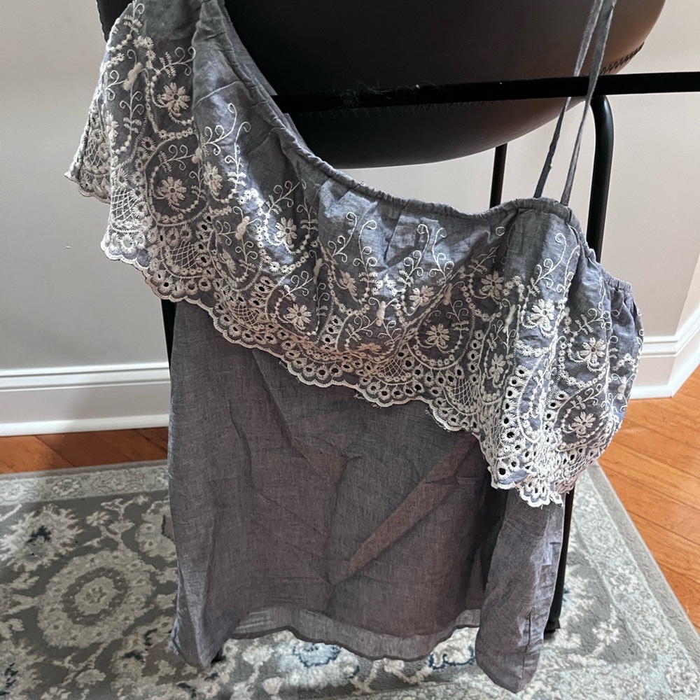 Fourteen place one shoulder chambray shirt